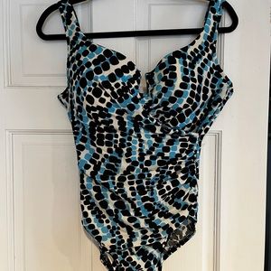 Miraclesuit plus size bathing suit: size 16 (Blue black and white) Worn once